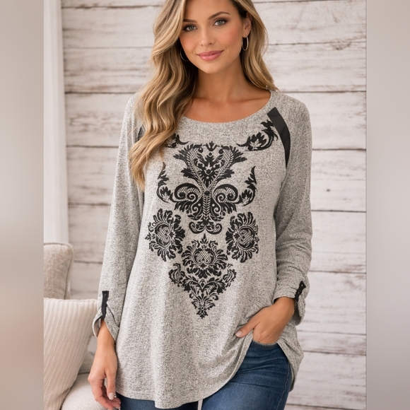 Hannah Sweaters - Hannah Gray & Black " Leather" Trimmed Embelished Sweater sz M #1215